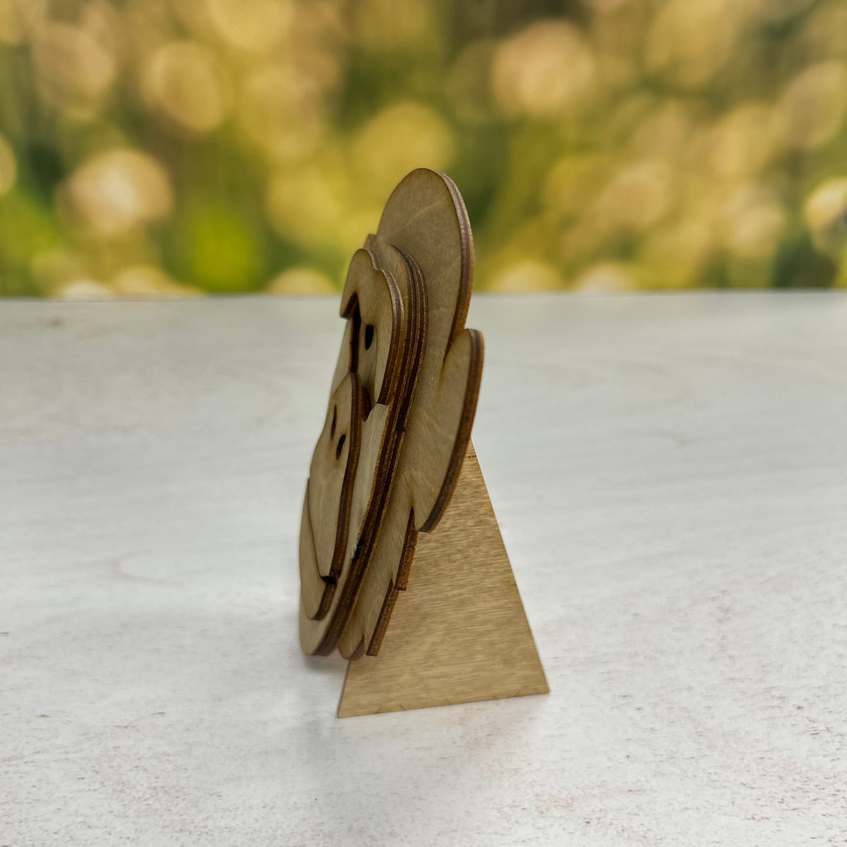 Chimpanzee Shelf Bust – Rack and Plume